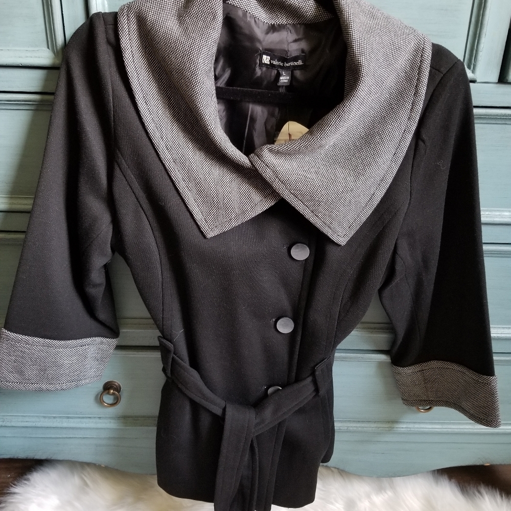 NWT VALERIE BERTINELLI BLACK JACKET